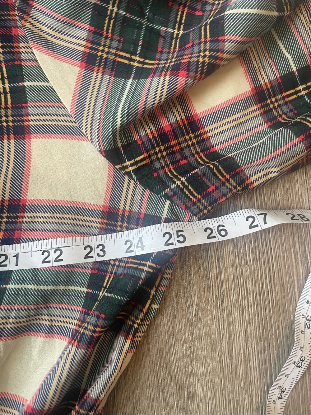 Simply Southern Plaid dress in Cream, Green & Red tassel
Drawstring waist - Picture 3 of 6